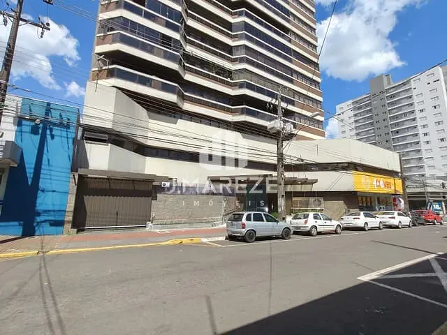 Apartamento com 533m² 4 quartos e 6 banheiros, à venda, no bairro Centro em Apucarana