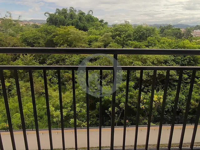 Apartamento 2 quartos e 2 banheiros, para alugar, no bairro Jardim das Palmeiras em Atibaia