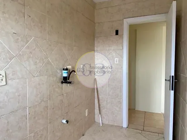 Apartamento 2 quartos e 1 banheiro, para alugar, no bairro Centro em Pelotas
