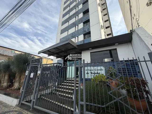 Apartamento 4 quartos e 2 banheiros, à venda ou para alugar, no bairro Recreio em Vitória da Conquista