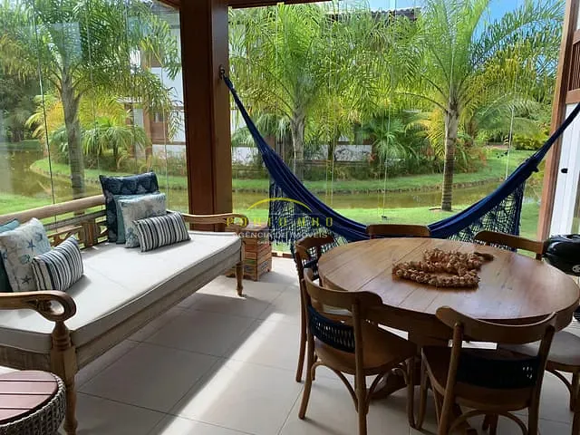 Apartamento com 80m² 2 quartos e 2 banheiros, à venda, no bairro Praia do Forte em Praia do Forte