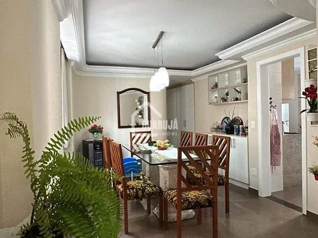 Apartamento com 222m² 3 quartos e 3 banheiros, à venda, no bairro Pitangueiras em Guarujá