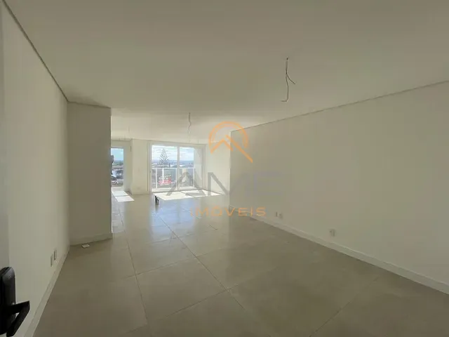 Apartamento com 166m² 3 quartos e 2 banheiros, à venda ou para alugar, no bairro Centro em Pelotas