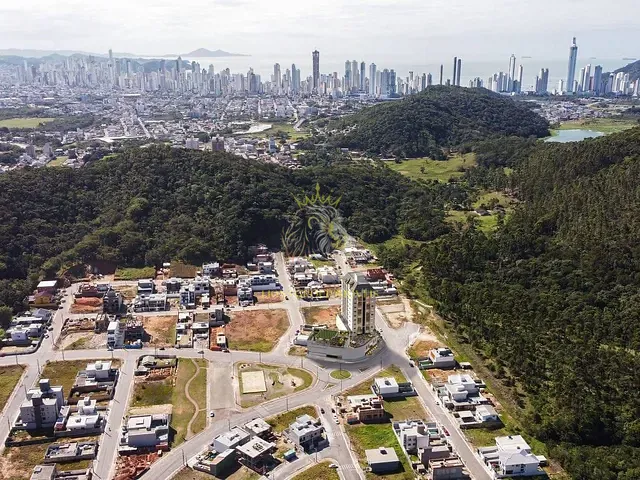 Apartamento 2 quartos e 2 banheiros, à venda, no bairro São Francisco de Assis em Camboriú
