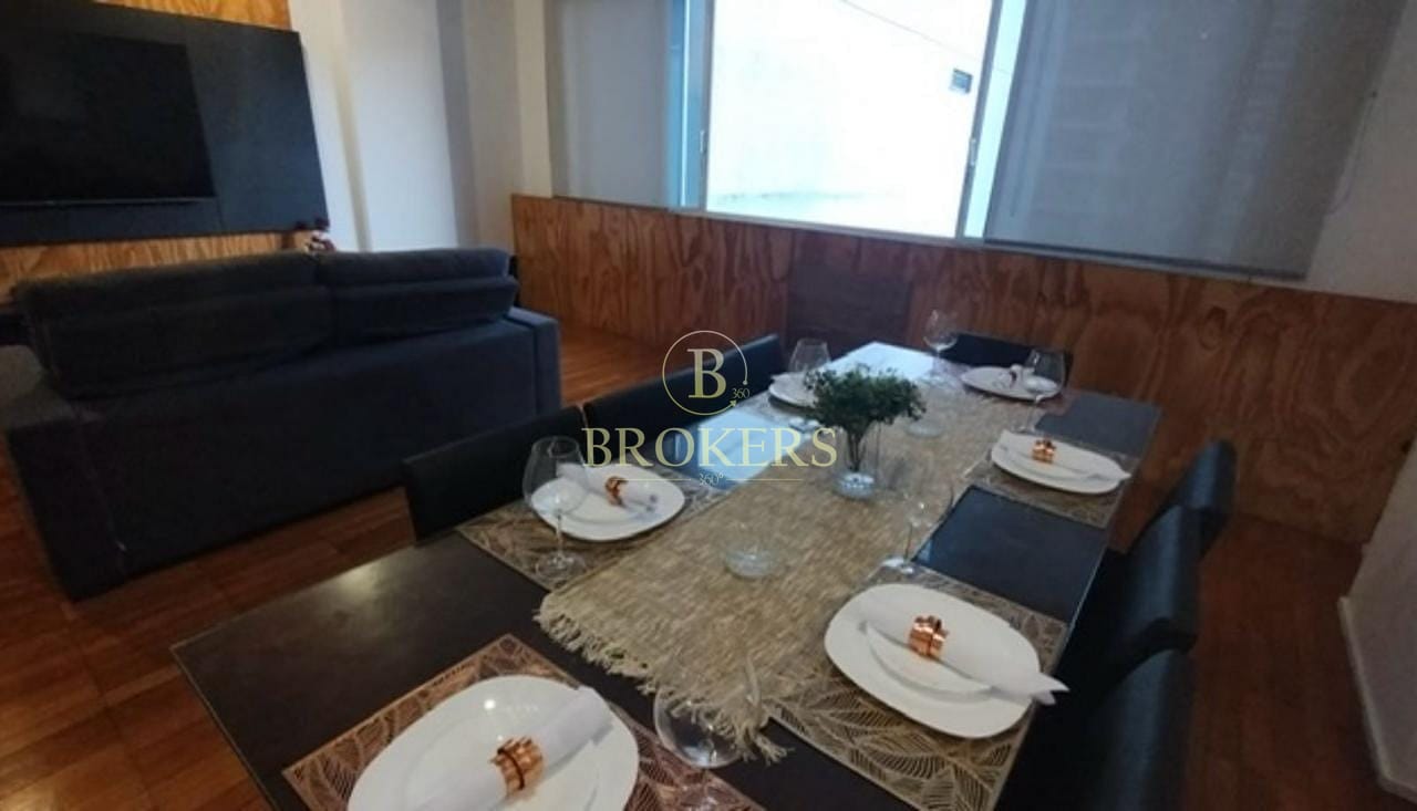 Apartamento à venda, Rua prudente de Morais - Ipanema. Sala, 3 quartos sendo 1 suíte, copa cozinha, 1 vaga na escritura. 130 m².