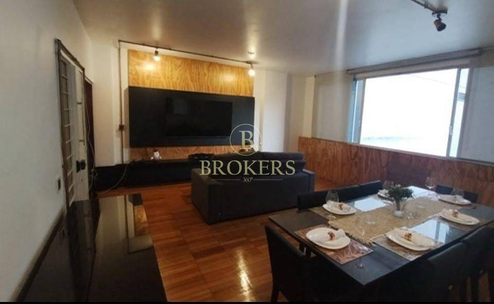 Apartamento à venda, Rua prudente de Morais - Ipanema. Sala, 3 quartos sendo 1 suíte, copa cozinha, 1 vaga na escritura. 130 m².