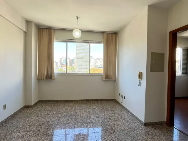 Apartamento 1 quarto e 1 banheiro, à venda, no bairro Funcionários em Belo Horizonte