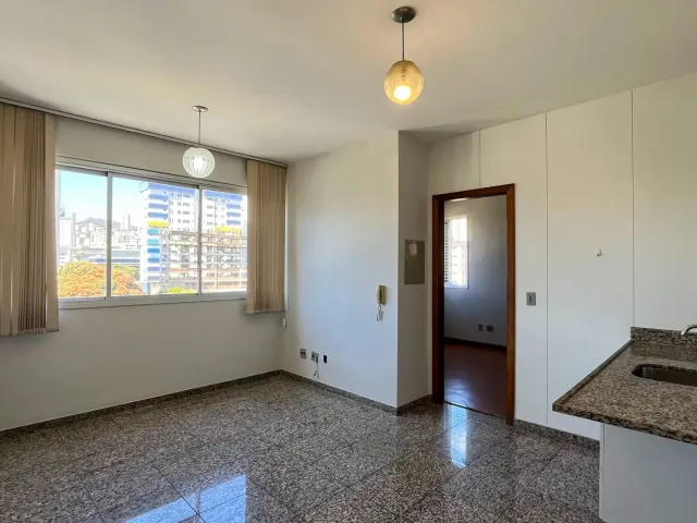 Apartamento 1 quarto e 1 banheiro, à venda, no bairro Funcionários em Belo Horizonte