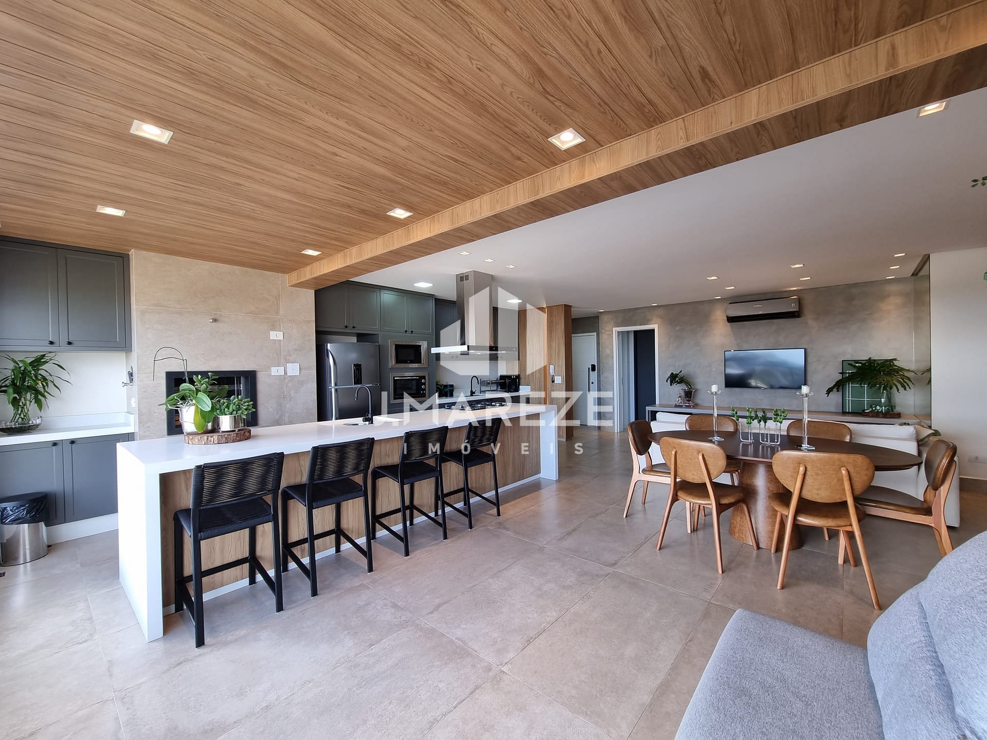 Apartamento à venda com 3 quartos, 145m² - Foto 4