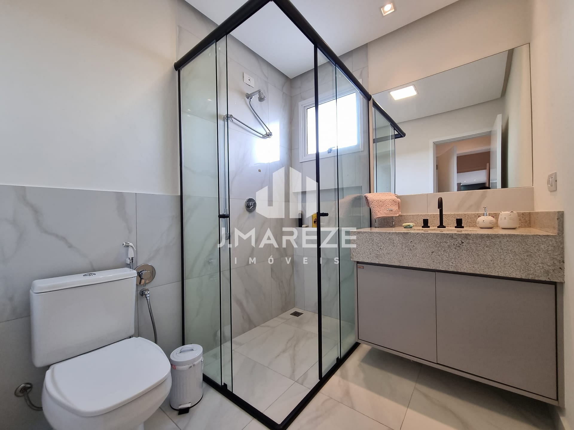 Apartamento à venda com 3 quartos, 145m² - Foto 19