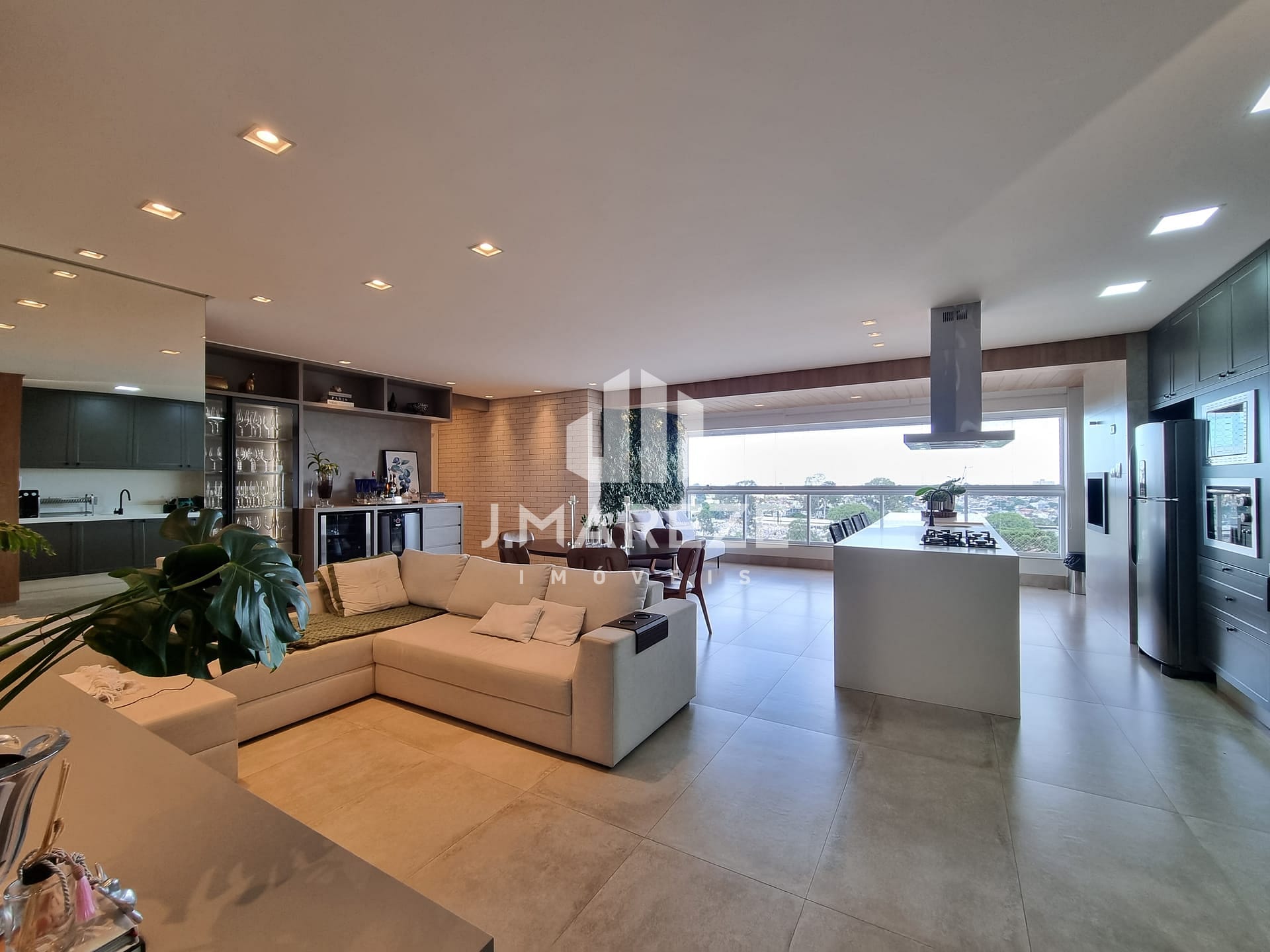 Apartamento à venda com 3 quartos, 145m² - Foto 3