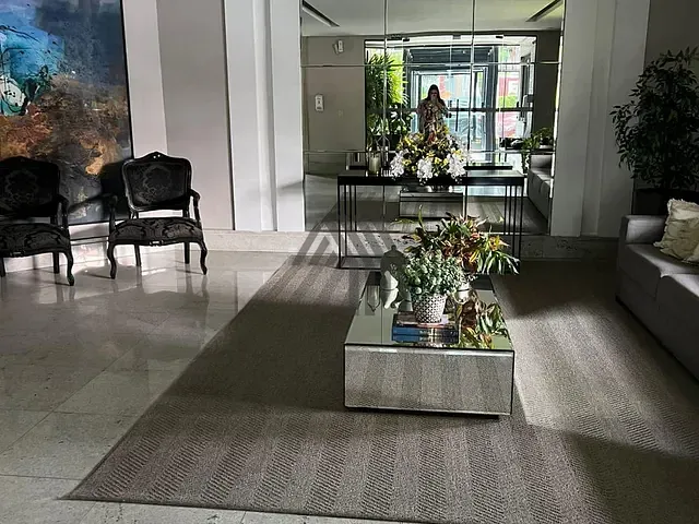 Apartamento 4 quartos e 5 banheiros, à venda, no bairro Nazaré em Belém