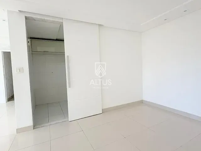 Apartamento 4 quartos e 1 banheiro, à venda, no bairro Vitória em Salvador