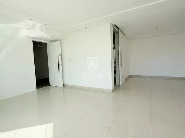 Apartamento 4 quartos e 1 banheiro, à venda, no bairro Vitória em Salvador