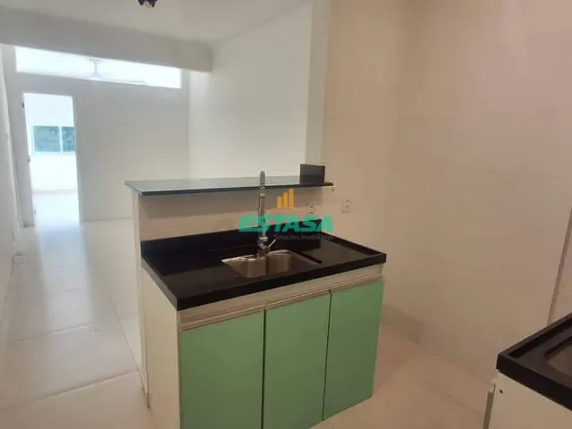 Apartamento com 55m² 1 quarto e 1 banheiro, para alugar, no bairro Copacabana em Rio de Janeiro
