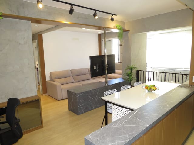 Foto do Apartamento - Apto à venda no Ed. Boulevard Village, na Av. Celso Garcia Cid, 1300 próx. do Shopping Boulevard em Londrina. 69m² de área útil. Sala estendida. 2 dorm. | EVIDÊNCIA Imóveis