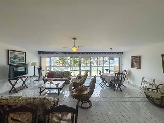 Apartamento 4 quartos e 3 banheiros, à venda, no bairro Pitangueiras em Guarujá