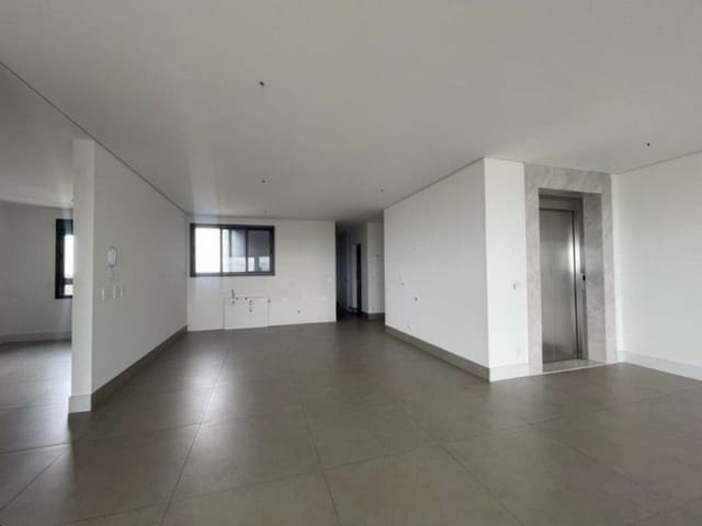 Apartamento 3 quartos e 5 banheiros, à venda, no bairro Bela Suiça em Londrina
