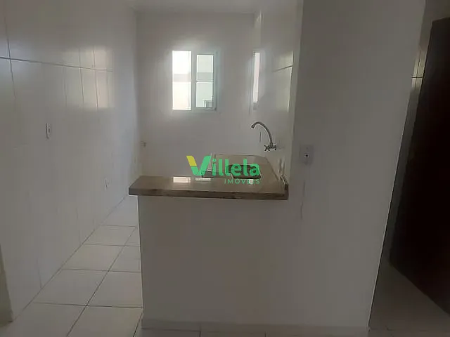 Apartamento 2 quartos e 1 banheiro, à venda ou para alugar, no bairro Vila Miranda em Itaquaquecetuba