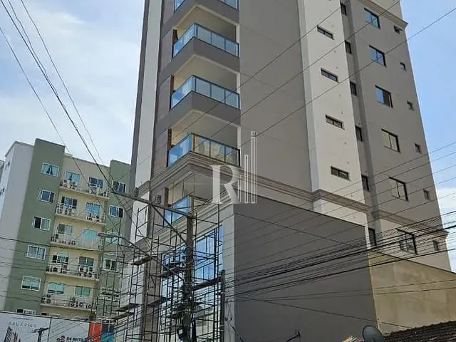 Apartamento com 185m² 3 quartos e 3 banheiros, à venda, no bairro Meia Praia em Itapema