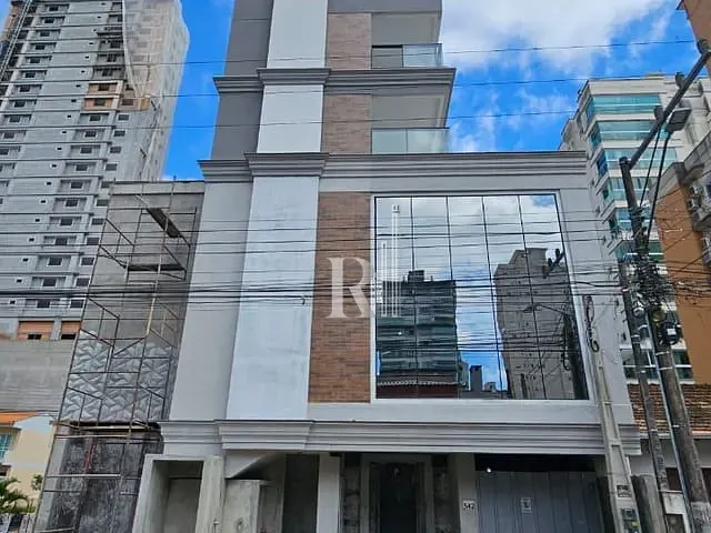 Apartamento com 185m² 3 quartos e 3 banheiros, à venda, no bairro Meia Praia em Itapema