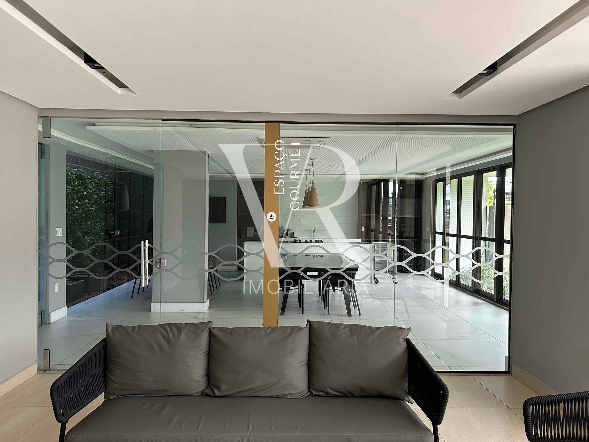 Apartamento para alugar com 2 quartos, 70m² - Foto 12