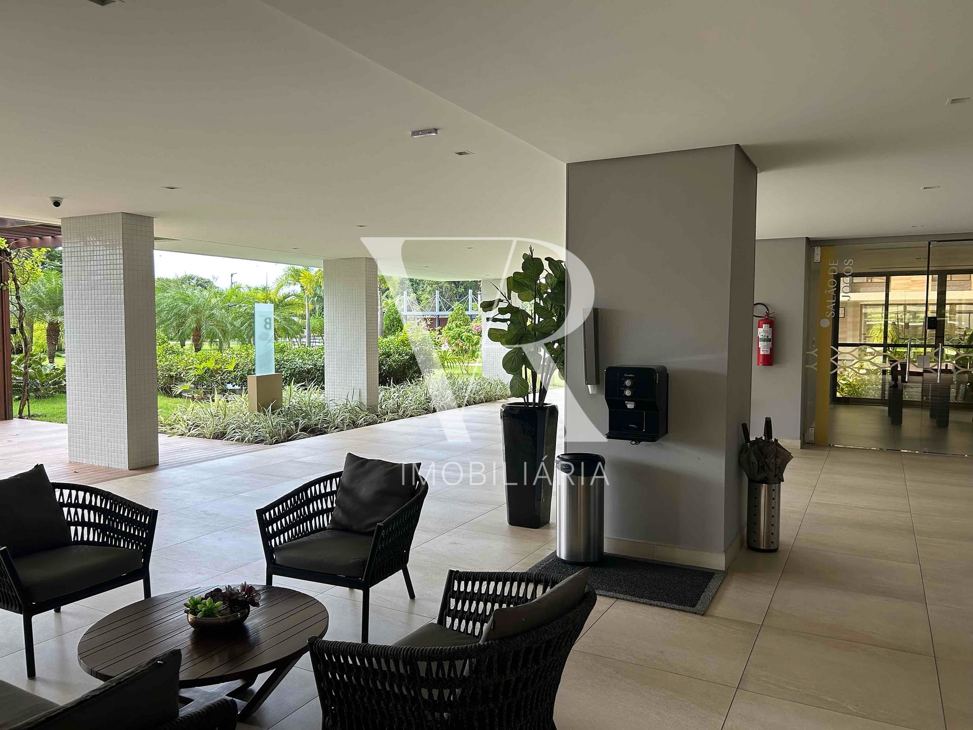 Apartamento para alugar com 2 quartos, 70m² - Foto 11