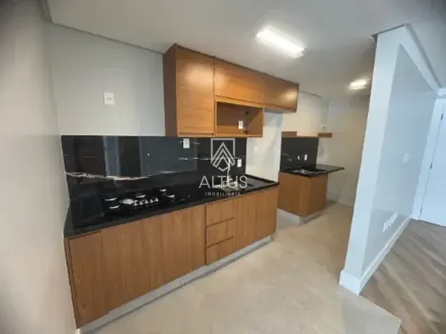 Apartamento 2 quartos e 1 banheiro, à venda, no bairro Alphaville I em Salvador