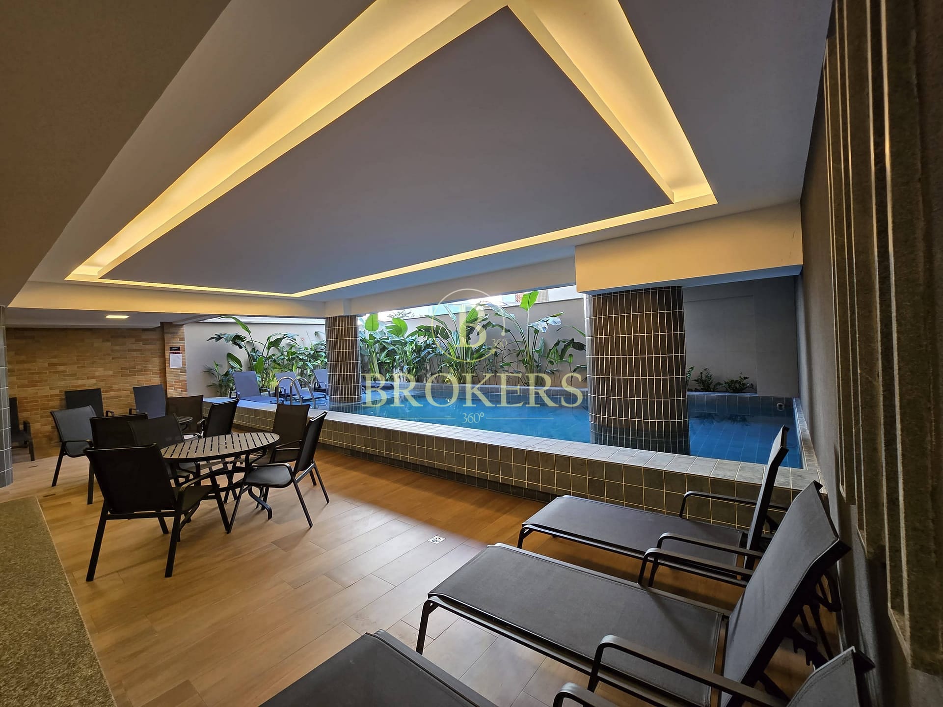 Apartamento a venda, Rua Visconde de Silva. Botafogo - Varanda, 2 suítes, lavabo, 1 vaga. 85m² | Condomínio novo com lazer completo e segurança total.