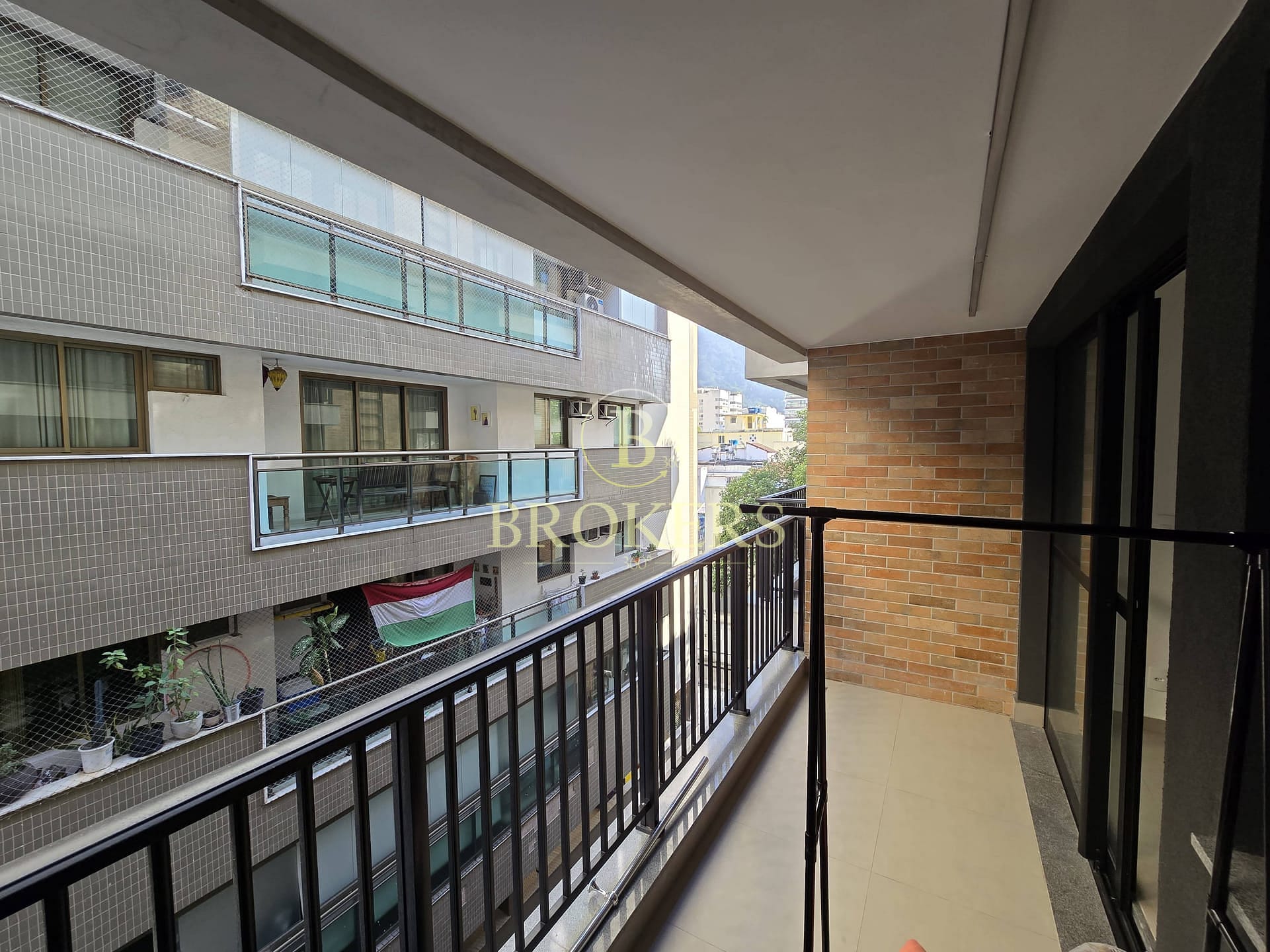Apartamento a venda, Rua Visconde de Silva. Botafogo - Varanda, 2 suítes, lavabo, 1 vaga. 85m² | Condomínio novo com lazer completo e segurança total.