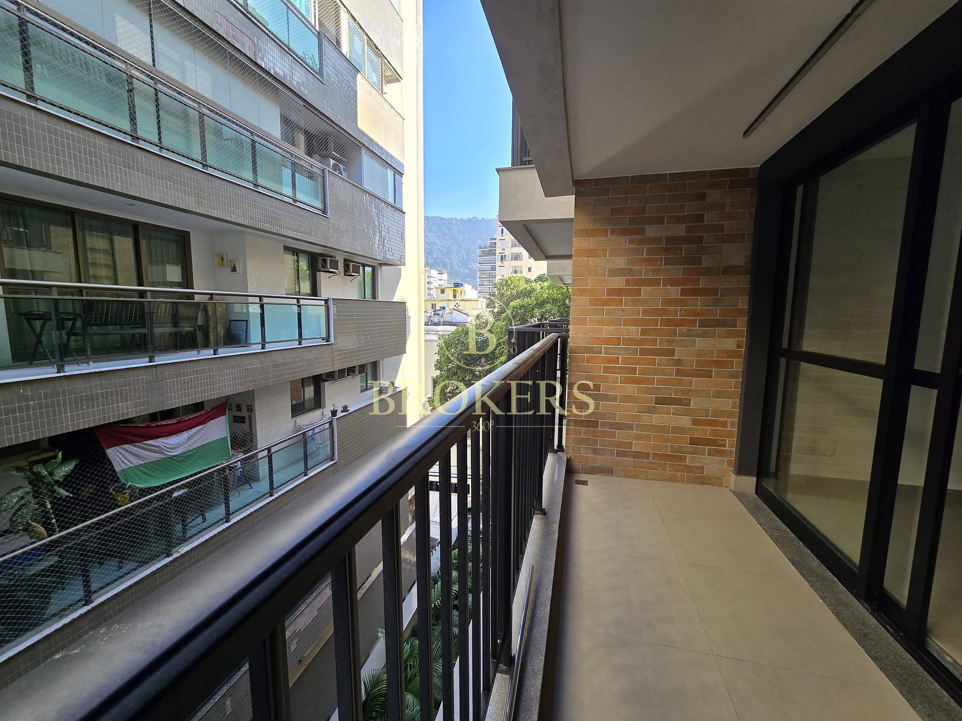 Apartamento a venda, Rua Visconde de Silva. Botafogo - Varanda, 2 suítes, lavabo, 1 vaga. 85m² | Condomínio novo com lazer completo e segurança total.