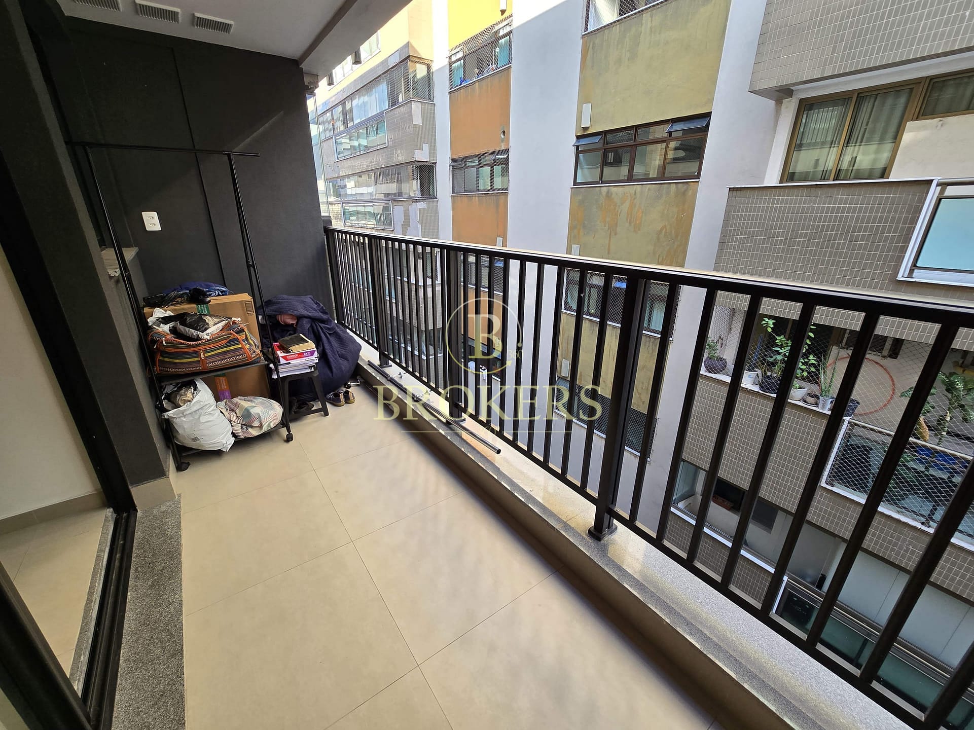 Apartamento a venda, Rua Visconde de Silva. Botafogo - Varanda, 2 suítes, lavabo, 1 vaga. 85m² | Condomínio novo com lazer completo e segurança total.