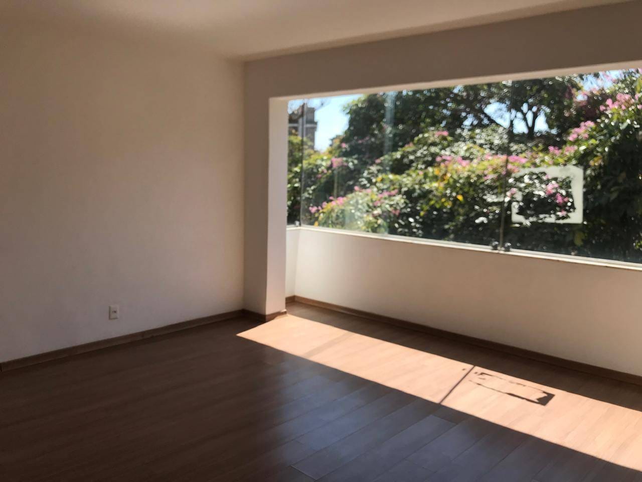 Apartamento para alugar com 3 quartos, 90m² - Foto 2