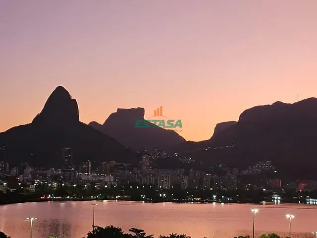 Apartamento 3 quartos e 4 banheiros, à venda, no bairro Lagoa em Rio de Janeiro