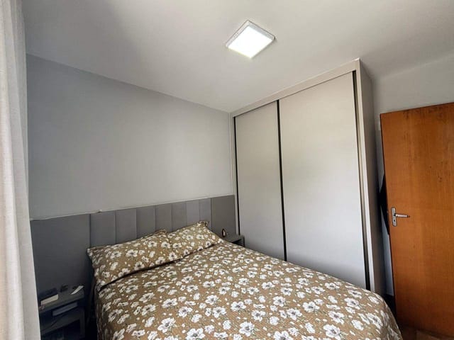 Apartamento 2 quartos e 1 banheiro, à venda, no bairro Pedra Azul em Contagem