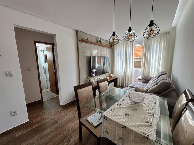 Apartamento 2 quartos e 1 banheiro, à venda, no bairro Pedra Azul em Contagem