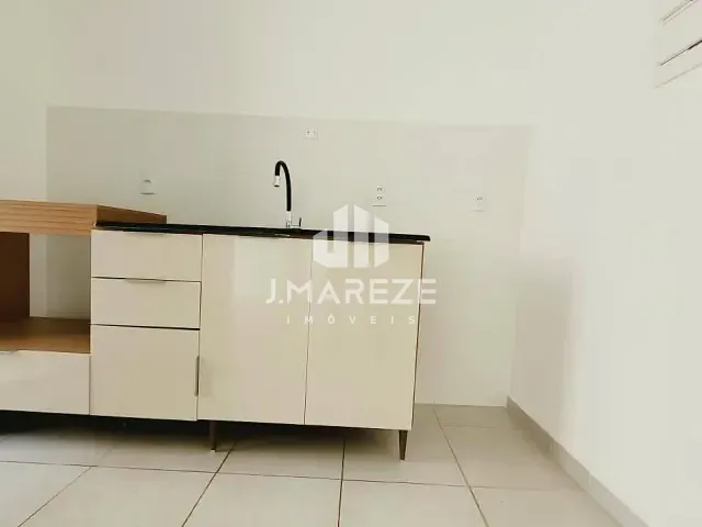 Apartamento com 56m² 2 quartos e 1 banheiro, à venda ou para alugar, no bairro Jardim Primavera em Apucarana