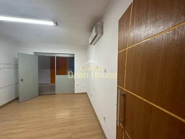 Casa com 300m² 4 quartos e 4 banheiros, à venda ou para alugar, no bairro Vila Santa Cecília em Volta Redonda