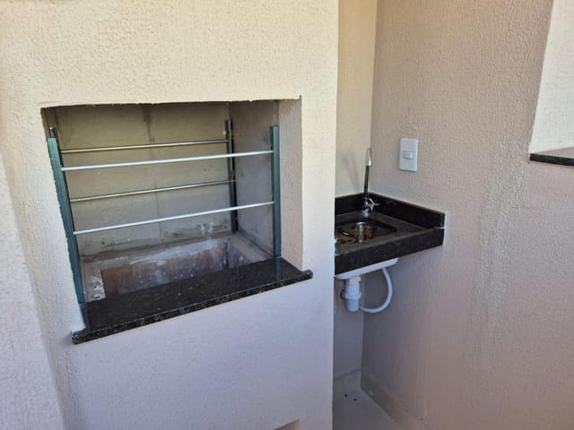 Apartamento 2 quartos e 1 banheiro, para alugar, no bairro Kennedy em Londrina