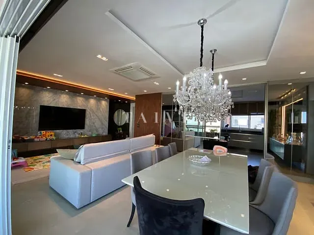 Apartamento com 247m² 3 quartos e 5 banheiros, à venda, no bairro Gleba Fazenda Palhano em Londrina