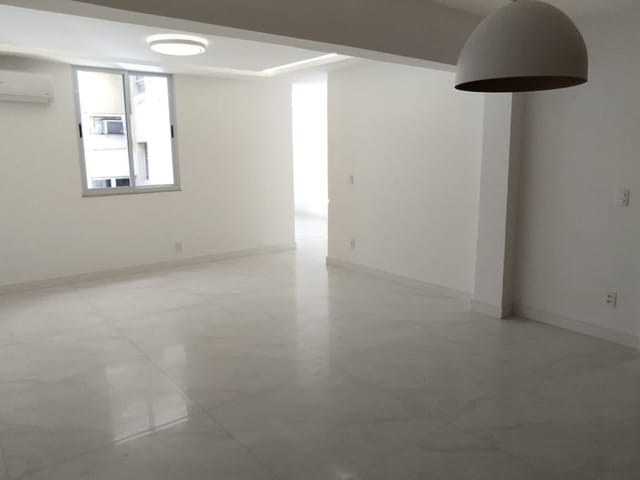 Apartamento com 149m² 3 quartos e 2 banheiros, à venda, no bairro Copacabana em Rio de Janeiro