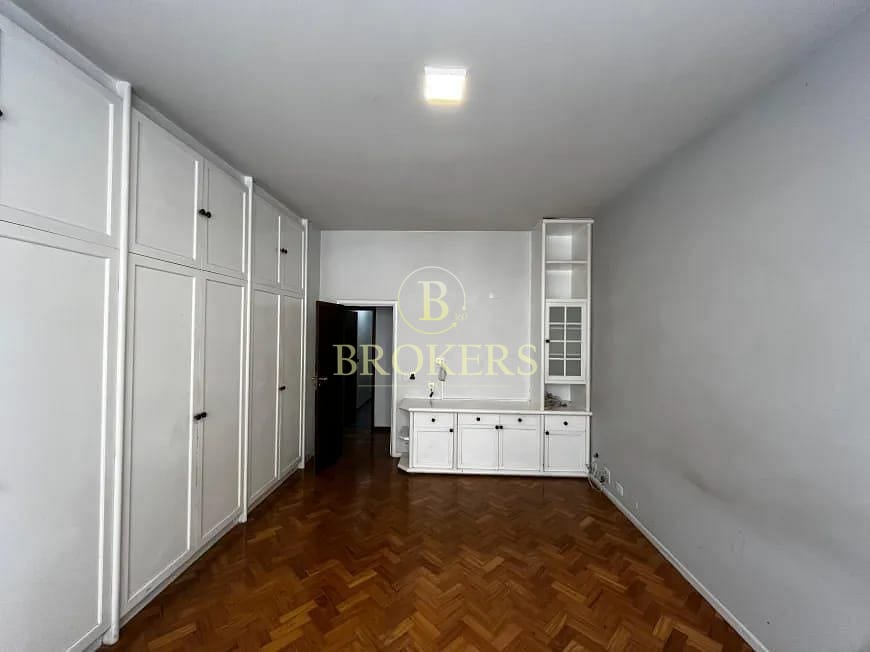 Apartamento a venda, Rua Cinco de Julho - Copacabana. 3 quartos (1 suíte c/ closet), escritório, 2 vagas, perto do metrô, comércio e Praia. 292 m².