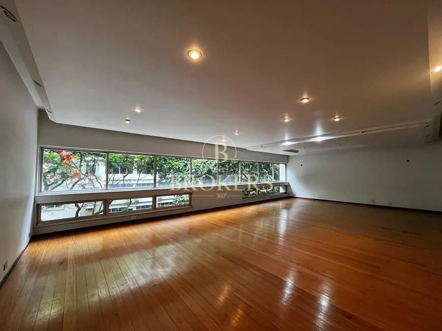 Apartamento a venda, Rua Cinco de Julho - Copacabana. 3 quartos (1 suíte c/ closet), escritório, 2 vagas, perto do metrô, comércio e Praia. 292 m².