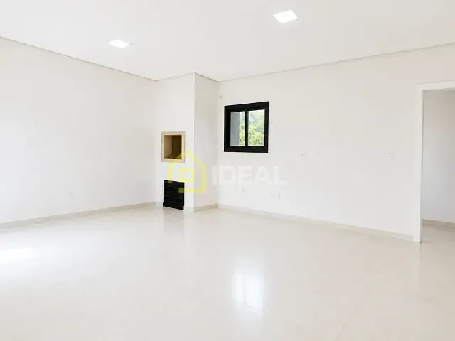 Apartamento 3 quartos e 2 banheiros, para alugar, no bairro Parque de Exposições em Concórdia