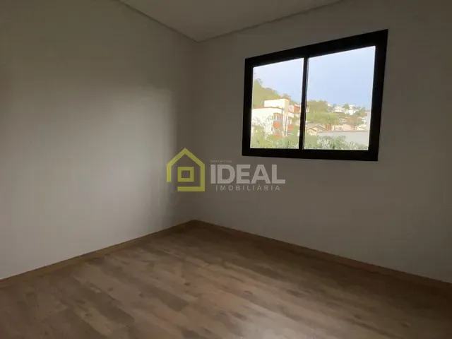 Apartamento 3 quartos e 2 banheiros, para alugar, no bairro Parque de Exposições em Concórdia