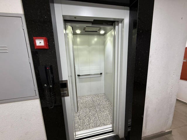 Apartamento com 111m² 2 quartos e 1 banheiro, à venda, no bairro Conjunto Habitacional Antônio Euthymio Casaroto em Cambé