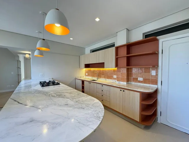 Apartamento com 10m² 3 quartos e 3 banheiros, à venda, no bairro Centro em Londrina