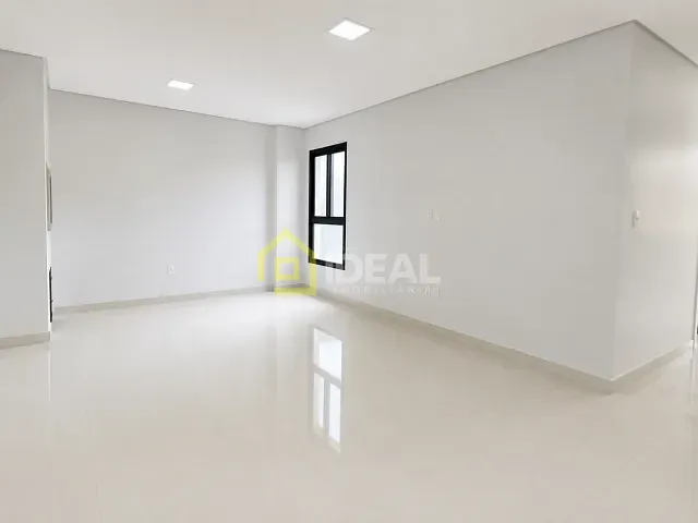 Apartamento 2 quartos e 2 banheiros, para alugar, no bairro Parque de Exposições em Concórdia