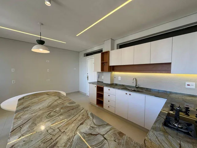 Apartamento com 10m² 3 quartos e 3 banheiros, à venda, no bairro Centro em Londrina