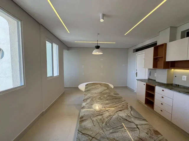 Apartamento com 10m² 3 quartos e 3 banheiros, à venda, no bairro Centro em Londrina